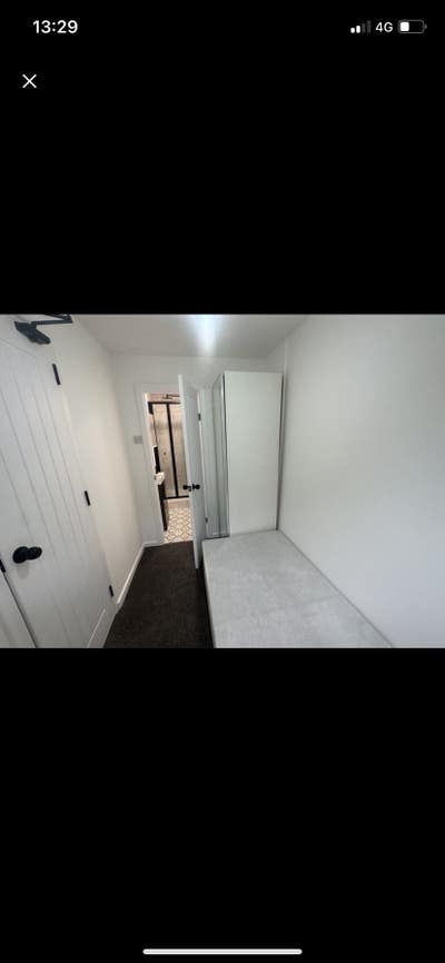 Stunning Brand-New Ensuite Rooms in Spacious 5-Bed Main Photo