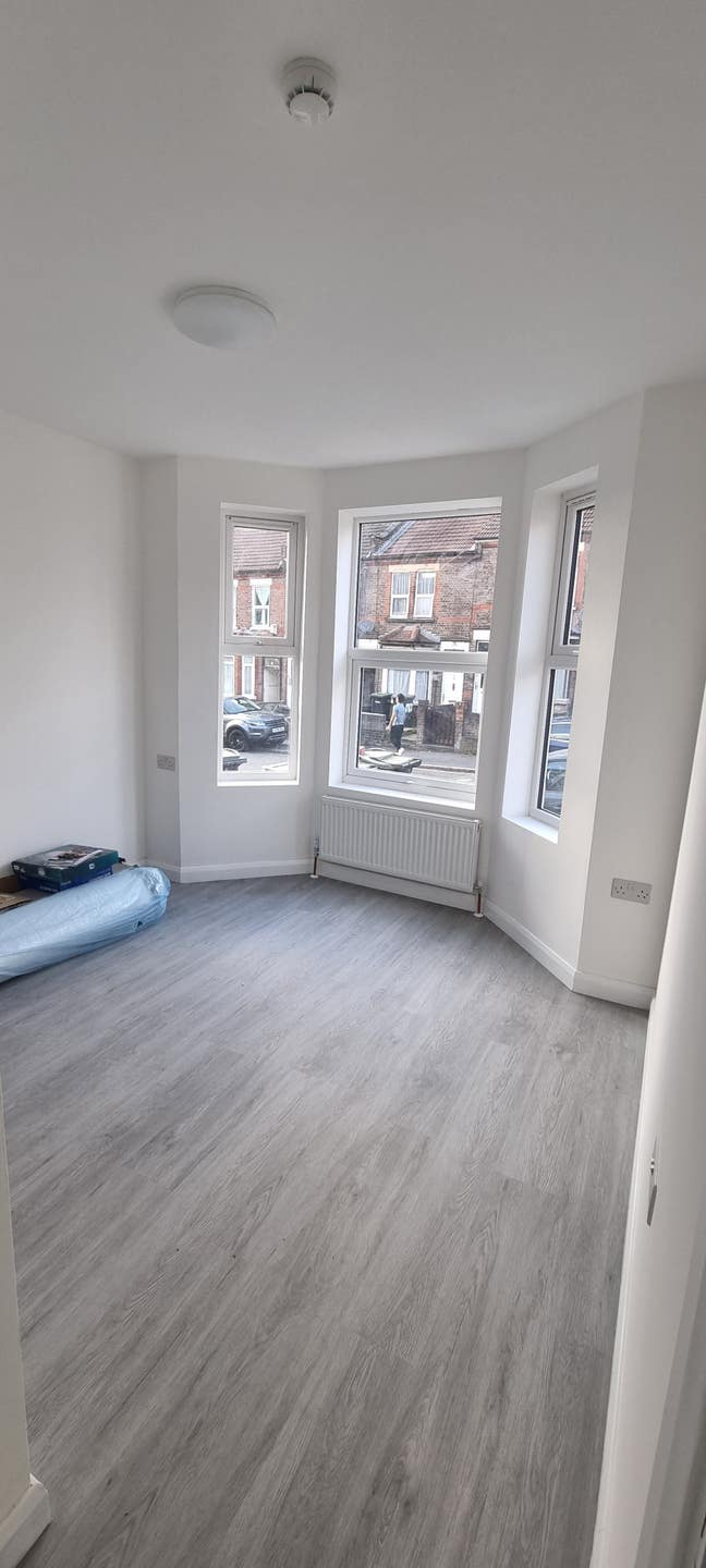 Ensuite Rooms in Modern 6‑Bed HMO, no deposit Main Photo