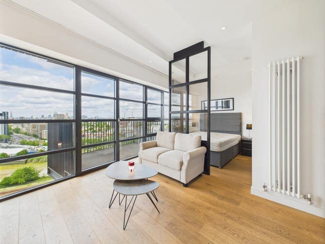 Luxury Flat in Canning Town- Book a Viewing Now  Main Photo