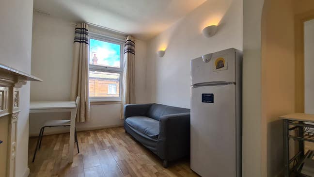 2 Bedroom Flat High Road, Willesden NW10 2S Main Photo