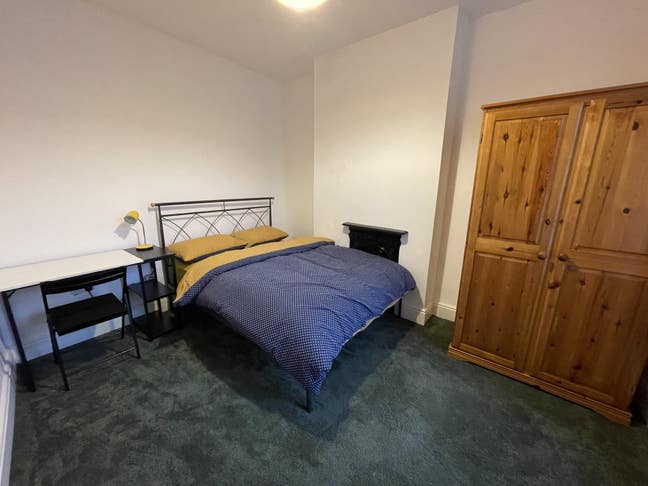 Double Room in Characterful Victorian Terrace Main Photo