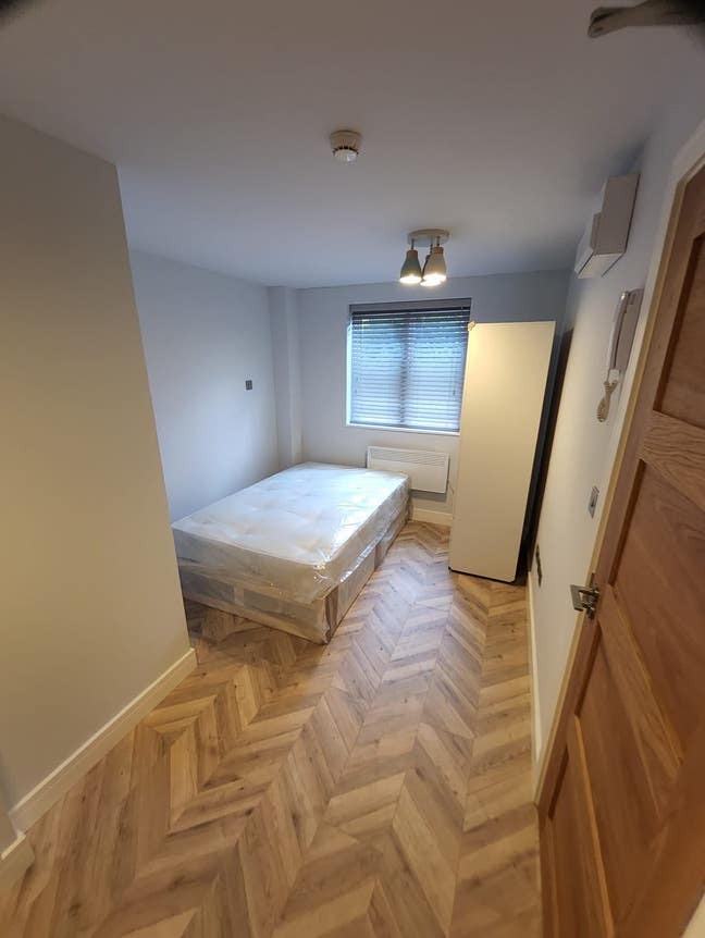 "Modern Self-Contained Rooms for Rent in Ashford " Main Photo