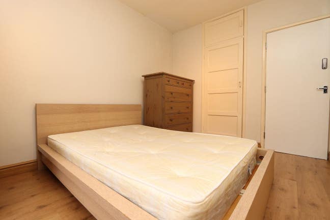 Spacious Double Room in ZONE 1 Main Photo