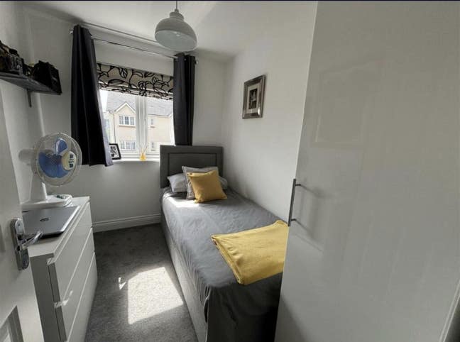 Lovely single bedroom  Main Photo