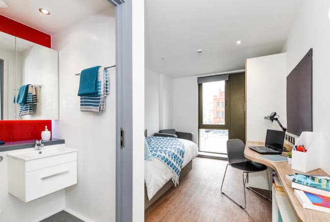En-suite Room: Student Roost Belfast Main Photo