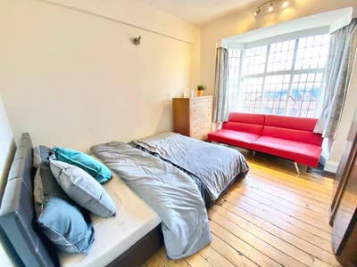 ✨ Large Double in a Charming 4-Bed House Share Main Photo