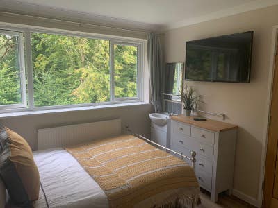 Lovely Double Room - Crawley Main Photo