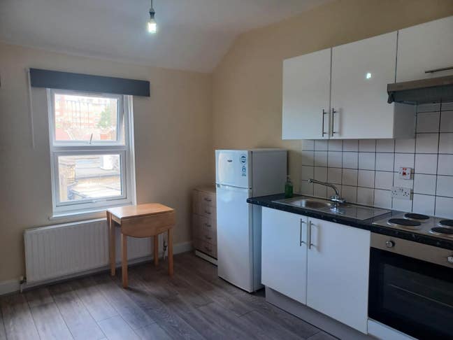 Refurbished studio/Bills included/No Deposit Main Photo