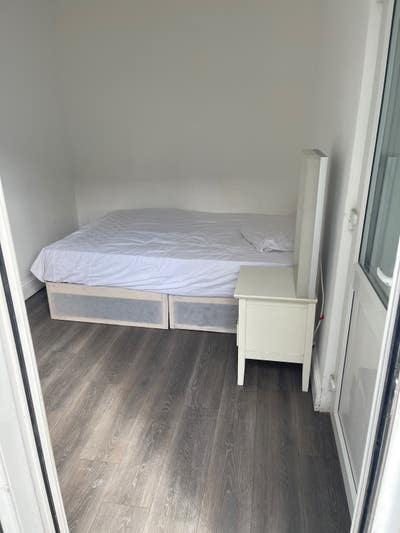 One bed studio flat furnished  Main Photo