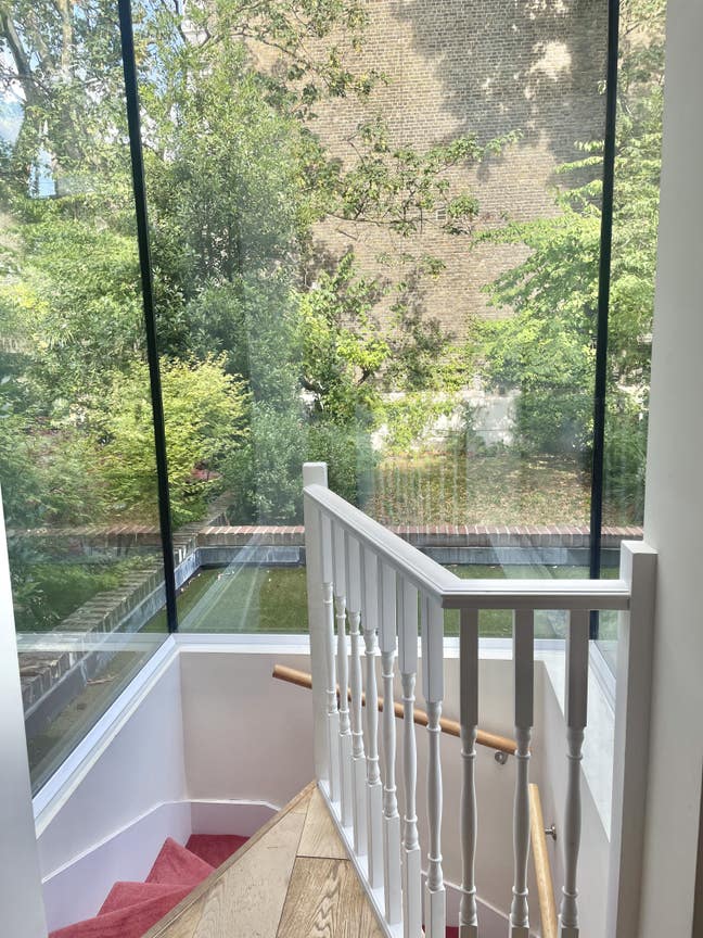 Gorgeous two-bed two-bath in leafy West London Main Photo