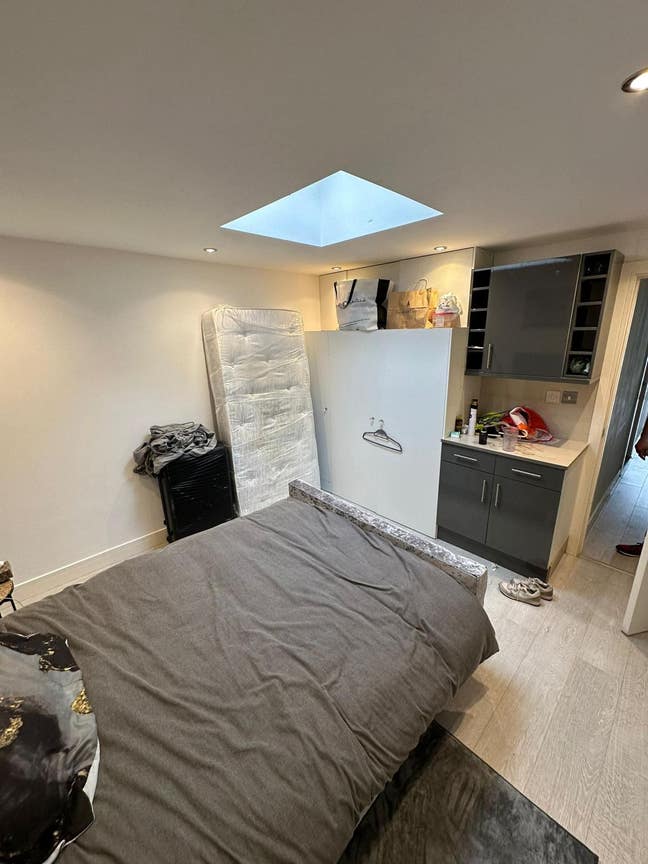 Big Space, Great Location – Double Room in Shared  Main Photo