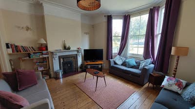 Double bedroom in big shared house with a garden Main Photo