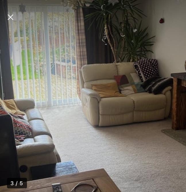 1 large single bedroom and 2 double bedrooms  Main Photo