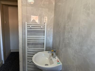 Clean Double Room for Rent. Available Right Away  Main Photo