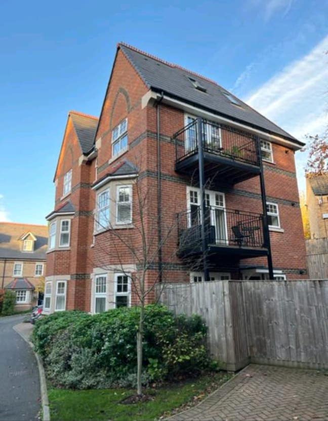 Lovely double room in private gated community  Main Photo