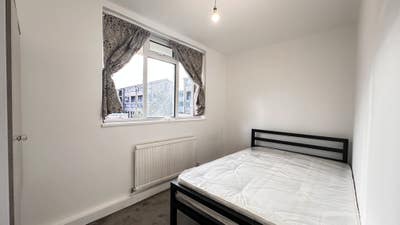 Spacious Room in a Friendly House Share W10 Main Photo