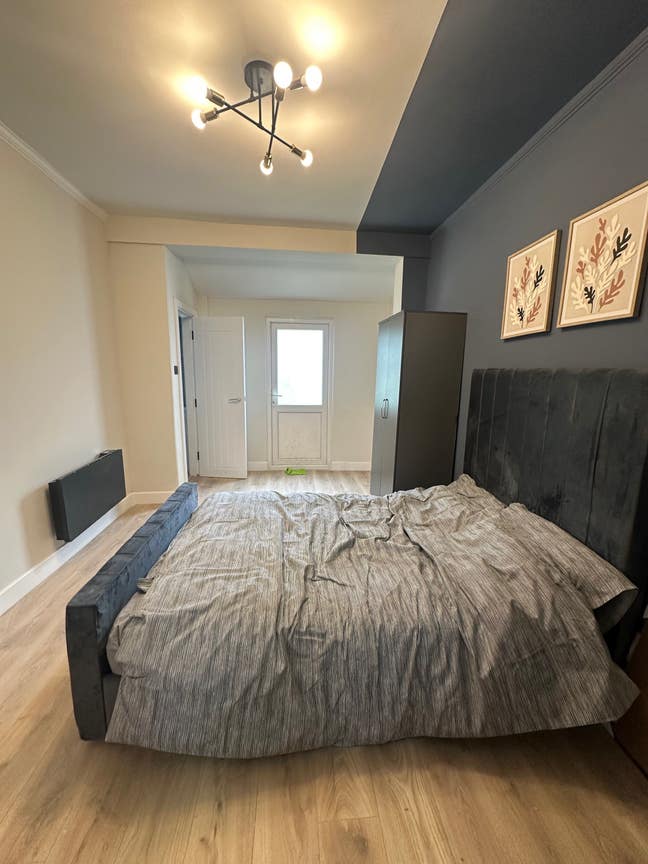 Studio Flat Available  Main Photo