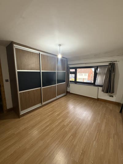 Rooms To Rent In Maidenhead( bills included) Main Photo