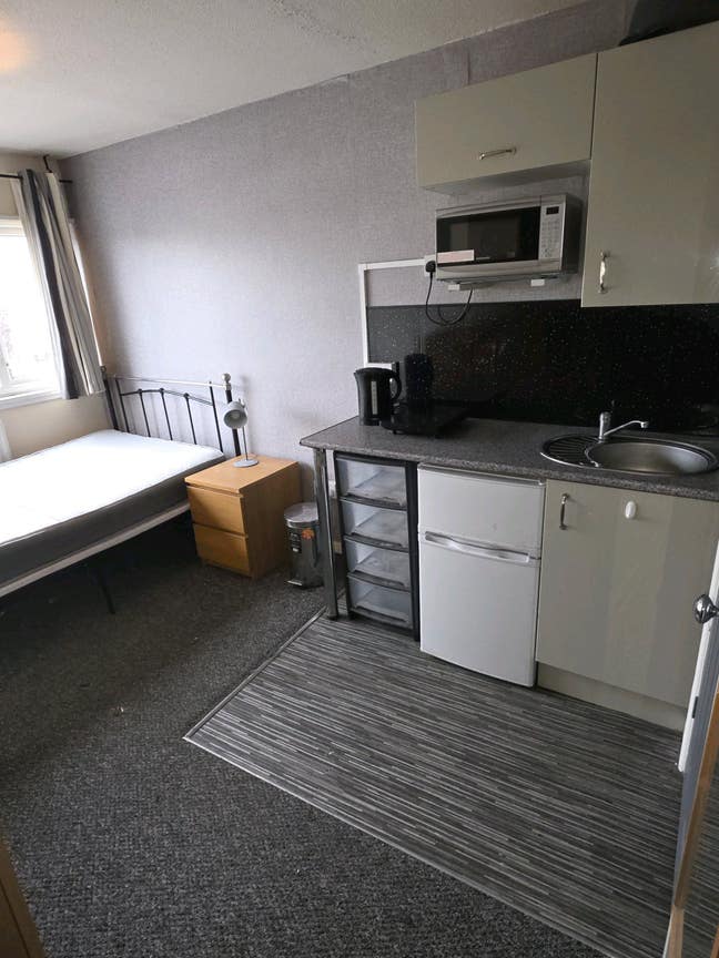 Two Ensuite Rooms (£560/£480 Month, Bill Included) Main Photo