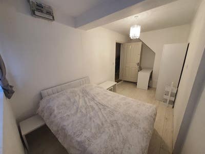 Furnished double room all bills included Main Photo