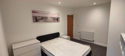 🏠 Newly Refurbished Ensuite Double Rooms Main Photo
