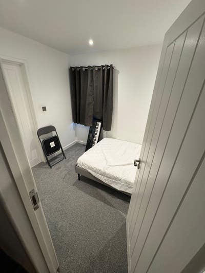 Double room for a student in central Cheltenham  Main Photo