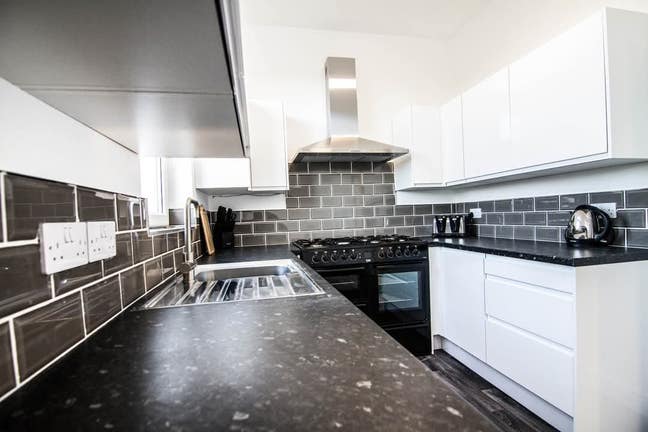 The Crystal Palace - Modern Central En Suite Rooms Main Photo
