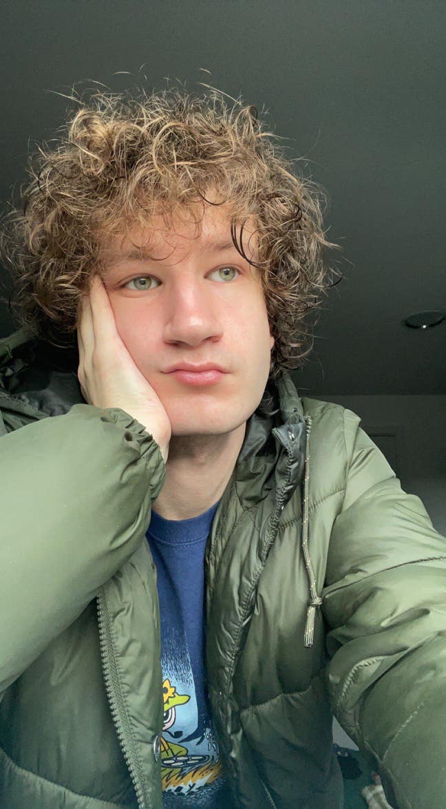 Looking for room or flatmates :) Main Photo