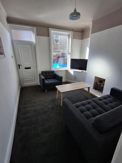 Perfect for 2 Students! Upper Newborough St! Main Photo