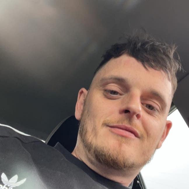 Single working man looking for space  Main Photo