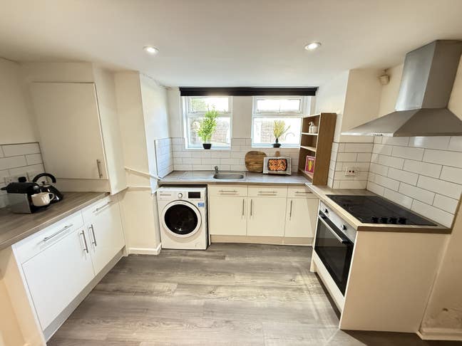 Beautiful 3 Bed House for 3 Sharers  Main Photo