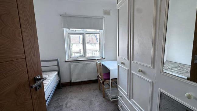 Garden+LivingRoom I All bills incl I NorthFinchley Main Photo