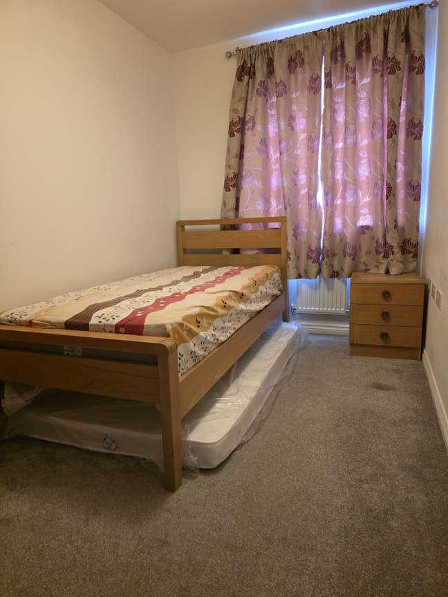 Furnished Room with separate bathroom Main Photo