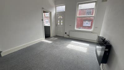 2 Bed House in Cross Green Main Photo