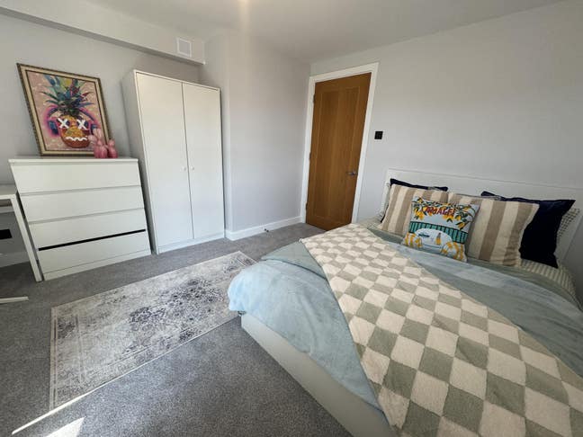 LUX. huge room + gym in riverside E16 flat ALL IN Main Photo