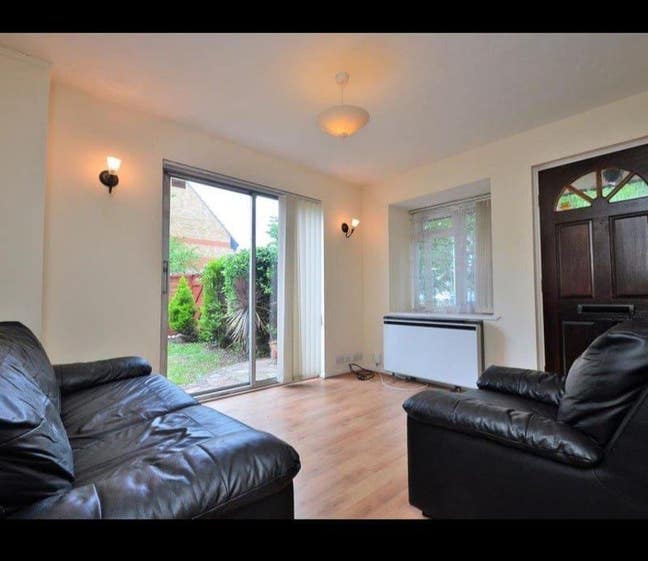 1 Bed Semi Detached House near WestDrayton Station Main Photo