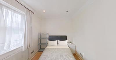 3 Lovely Rooms 😍 4 minutes to Stockwell Station 😍 Main Photo