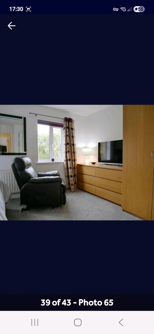  Large, High Quality Double Ensuite Bedroom . Main Photo