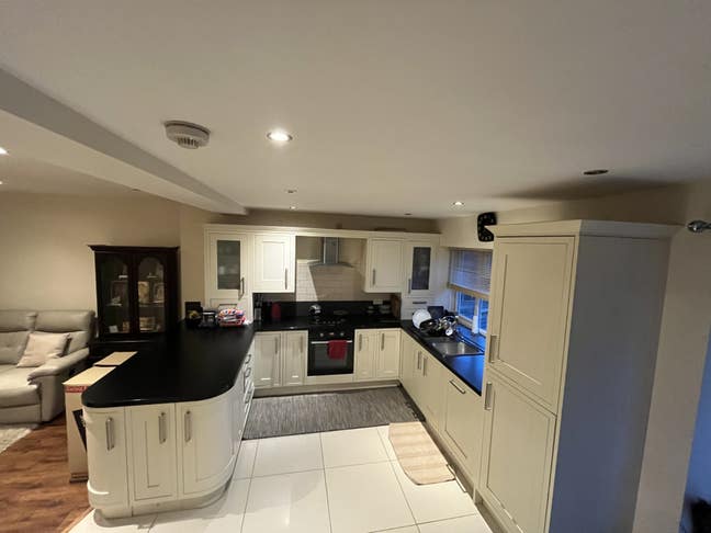 1 large room available in prime area of Solihull Main Photo