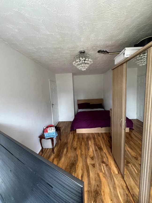 Furnished and comfortable Double Size Bedroom Main Photo