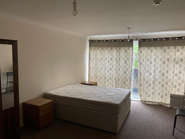 Large double room with a balcony Main Photo