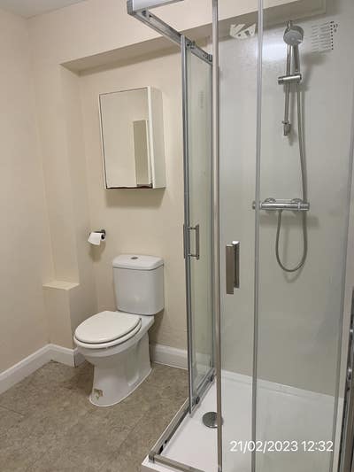 Great ensuite room Denmark Road EX1 Main Photo