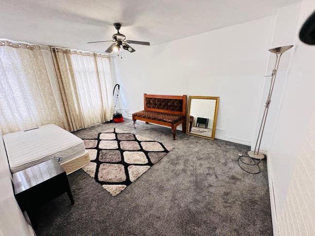 2 Bed Flat to rent - Sunbury near Heathrow - £1499 Main Photo