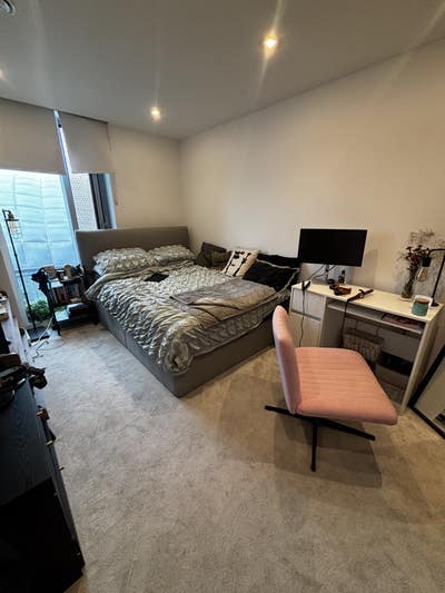 Double Room near Victoria Station   Main Photo