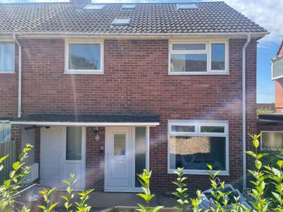 6 double rooms available in a student HMO Main Photo