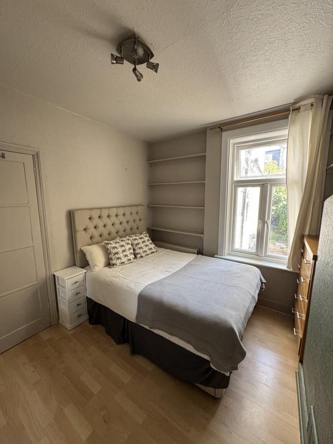 Lovely furnished double room in Ealing W13 Main Photo