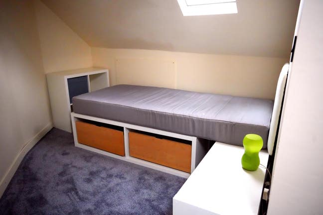 Lodger for recent loft conversion. Sheffield S4 Main Photo