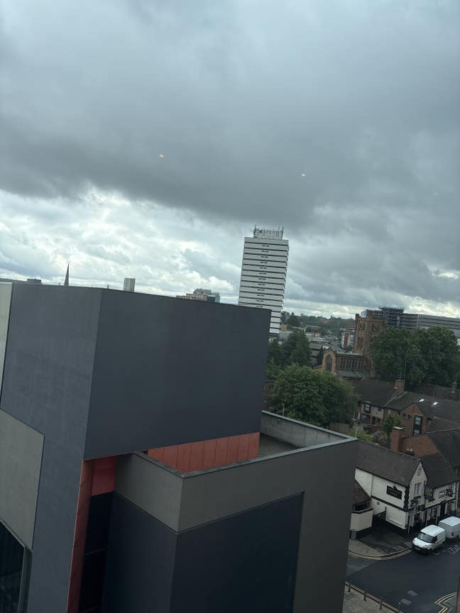 Looking for an urgent accommodation  Main Photo
