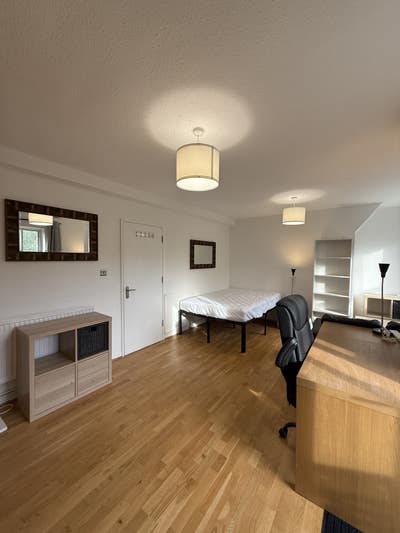 Chiswick TV rooms Main Photo