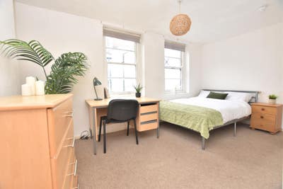 Student Room to Rent - City Centre Main Photo